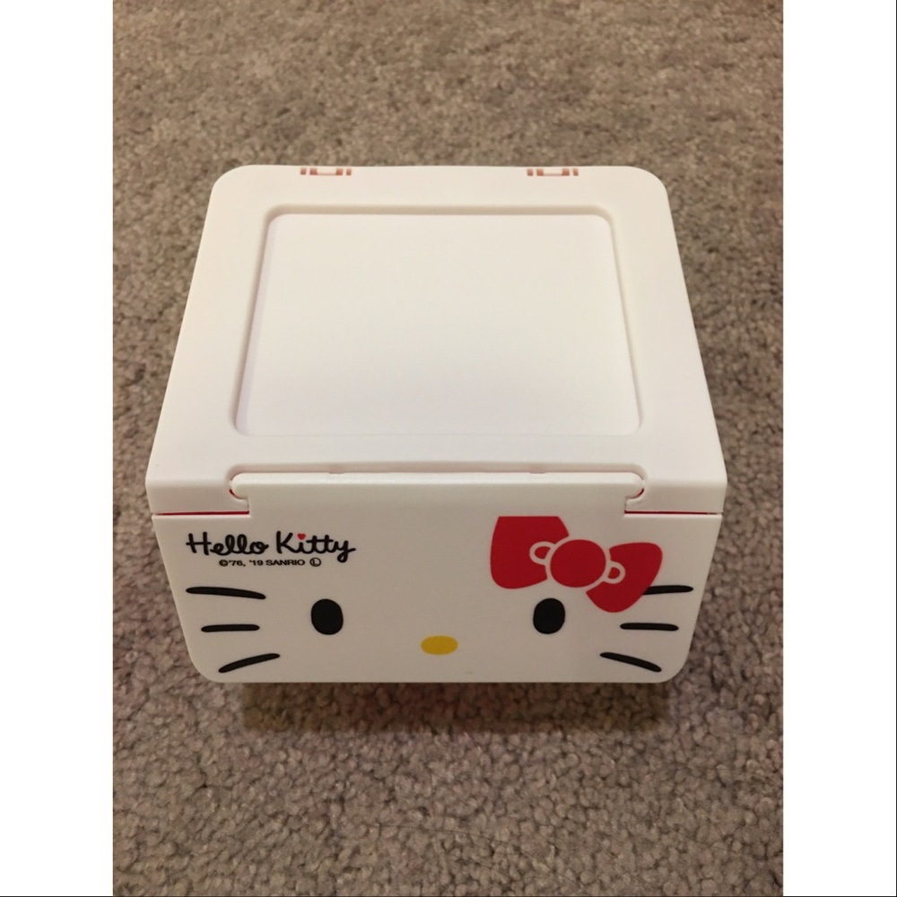 Hello Kitty Storage Box - Picture 1 of 3